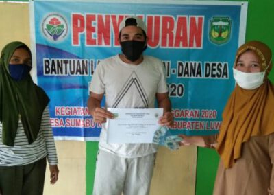 Pemdes Sumabu Salurkan BLT DD Tahap IV sebanyak 41 KK